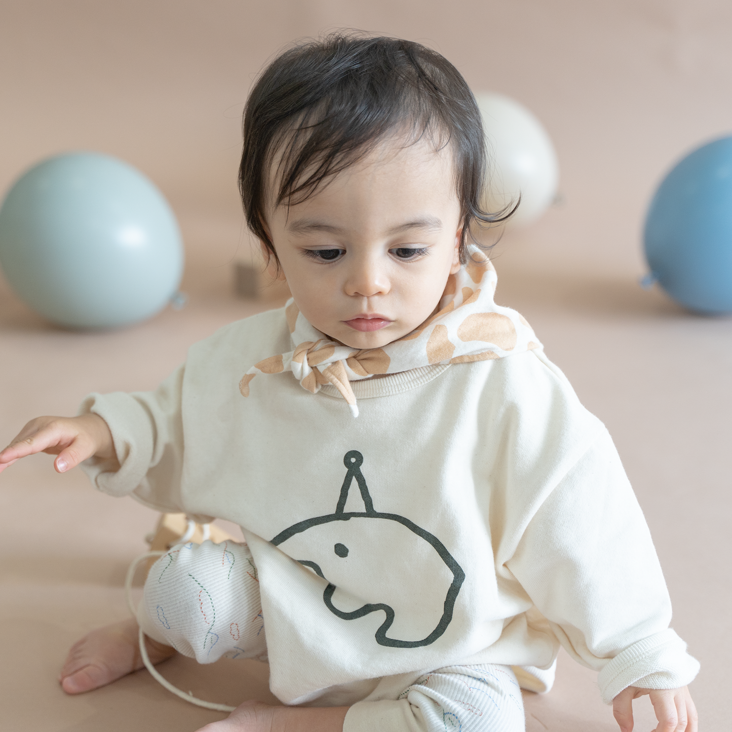 The elephant big sweatshirt (creme brulee)